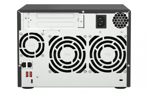 NAS+SWITCH QNAP TS-673A + QSW-1105-5T 6-bay AMD V1500B 4C/8T 2.2 GHz/8GB/2 x 2.5GbE/USB/Tower
