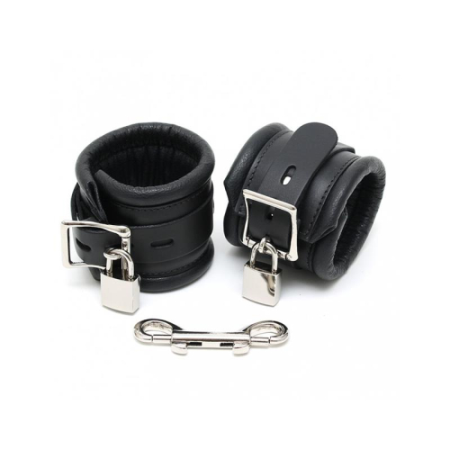 Algemas de Pés Couro Preto com Candado 7cm
