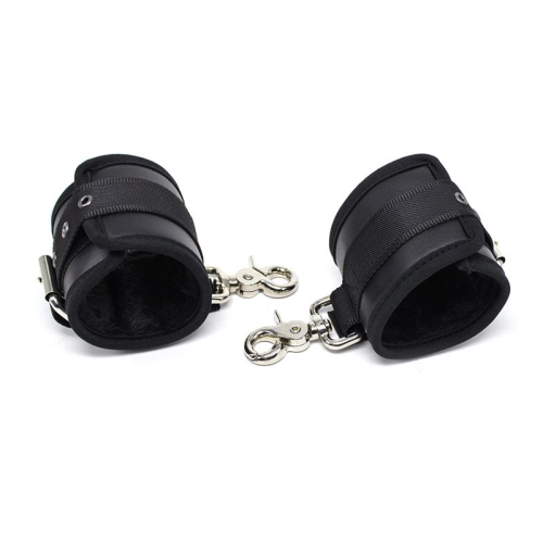 Algemas de Couro Mosqueton Grande Preto