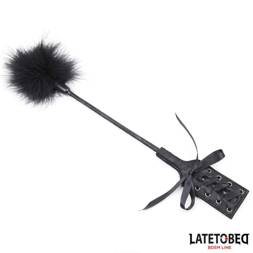 Plumero com Chicote Renda y Lazo Preto