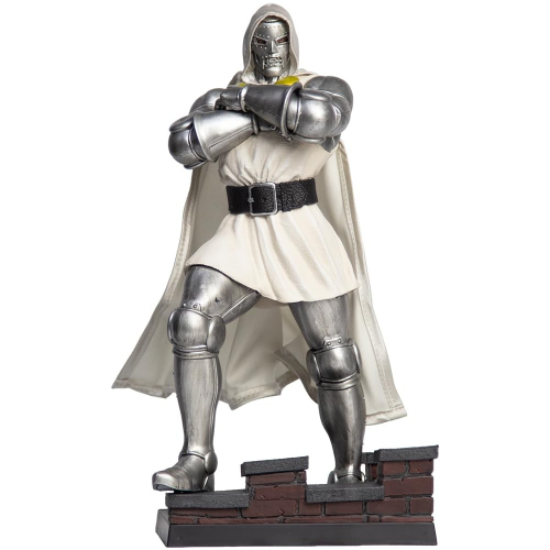 Figura McFarlane Marvel – Doctor Doom – Future Foundation Gold Label